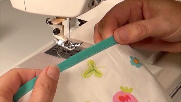 Comment coudre un ourlet : les différentes techniques - Coudre Ensemble