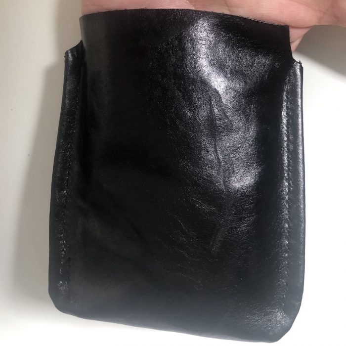 Utiliser des chutes de cuir pour réaliser un étui en cuir pour disque dur